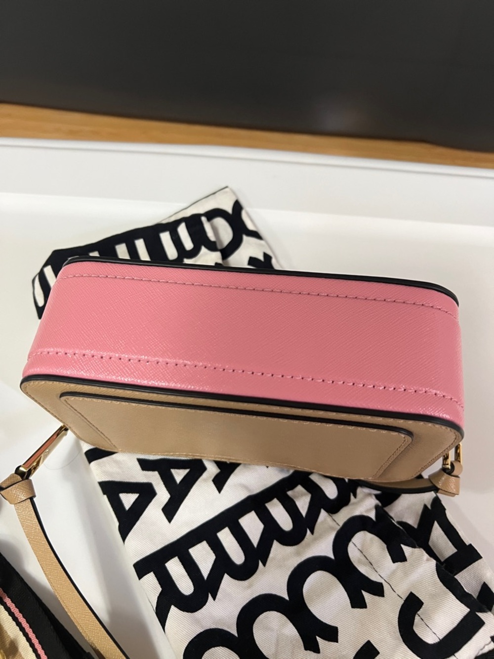 Marc Jacobs Beige and Pink Snapshot Leather Crossbody with Gold Hardware - Picture 10 of 10